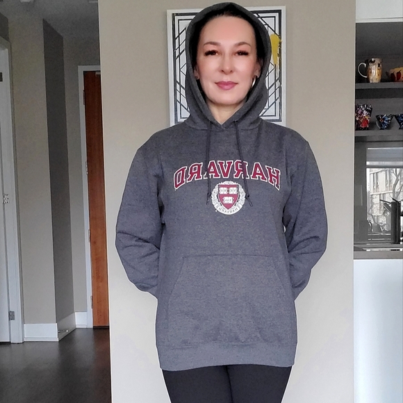 ๐ HOST PICK ๐ Harvard University Hoodie - Picture 7 of 16